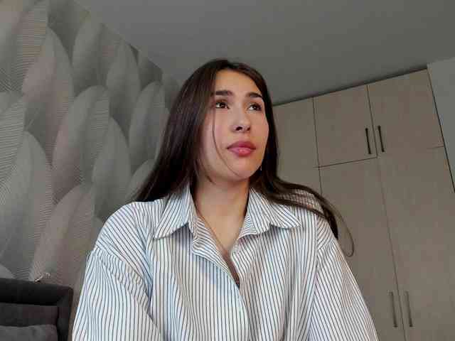 Bambiiiii's sex show image