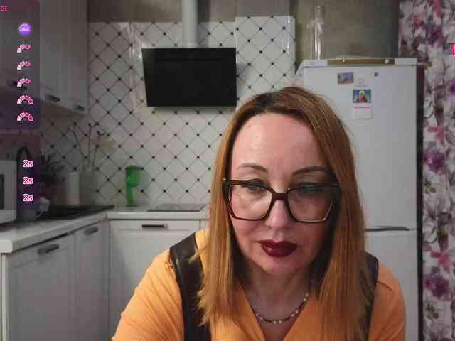 Pink-Lips's sex show image