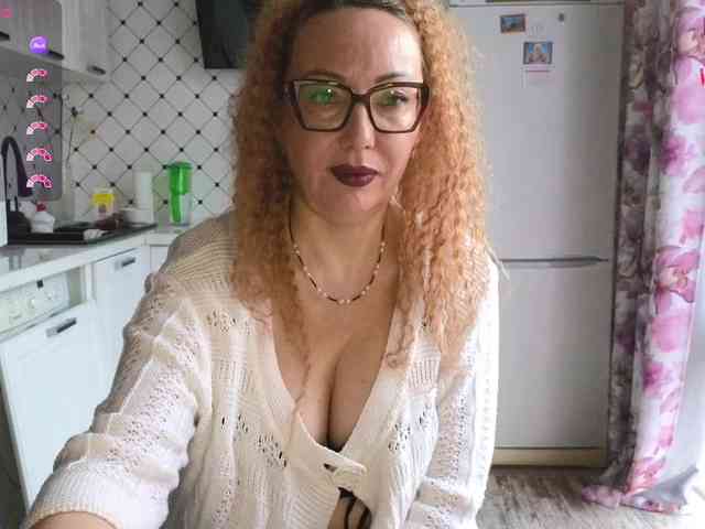 Pink-Lips's sex show image