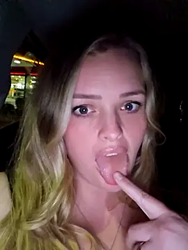 Bridgette03's sex show image