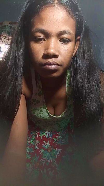 Carinahot02's sex show image