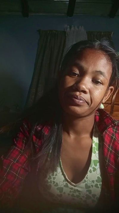 Carinahot02's sex show image