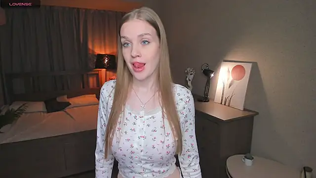 OdellaFrake's sex show image