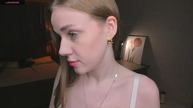 OdellaFrake's sex show image