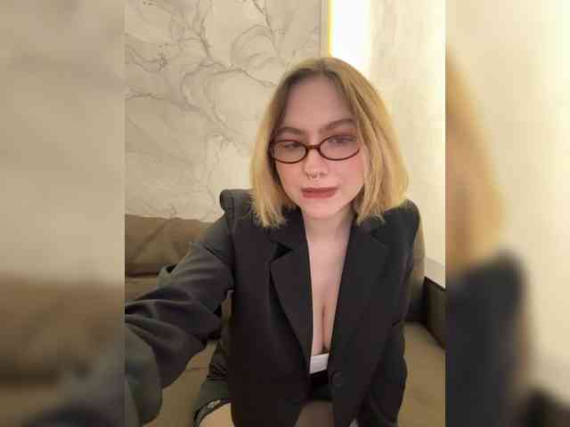 Your-Girlfriend's sex show image