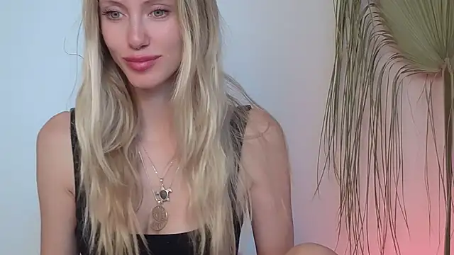 Polynessia's sex show image