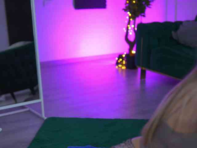 Изображение секс-шоу модели NayaQuinn