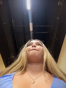 lunablossom_'s sex show image