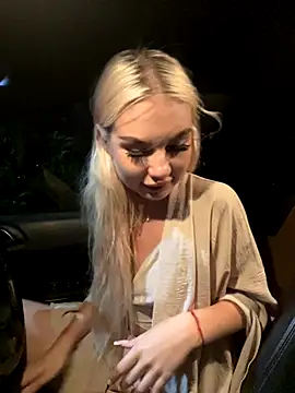 Kiss_Avrora_'s sex show image