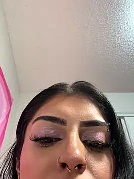 ThickerThanYoBitch's sex show image