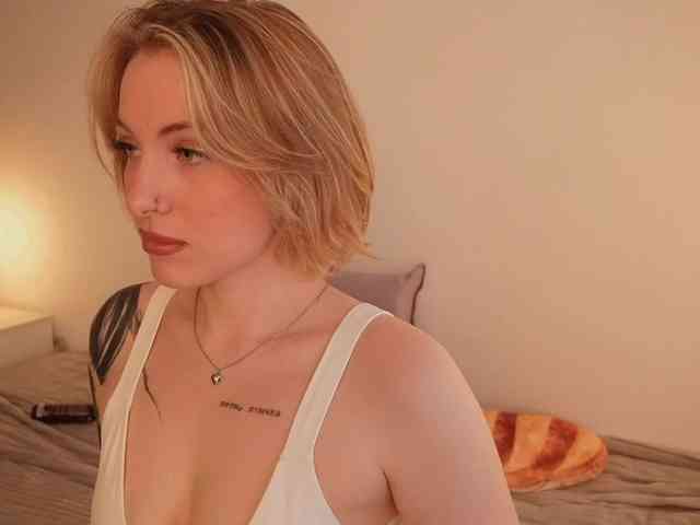 TouchMyAss's sex show image