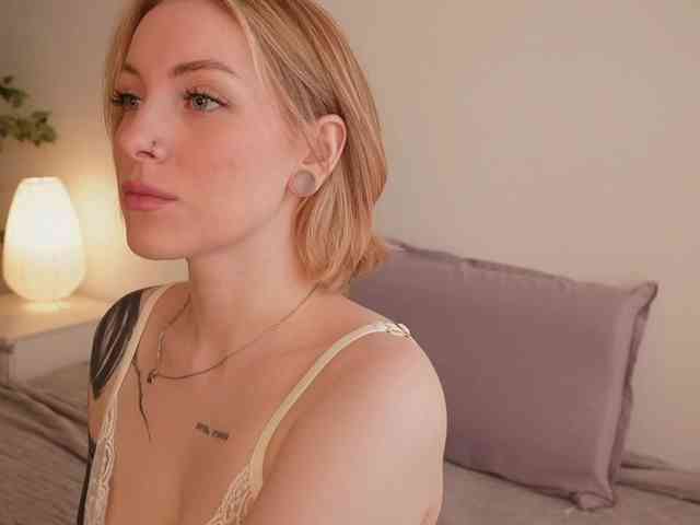 TouchMyAss's sex show image