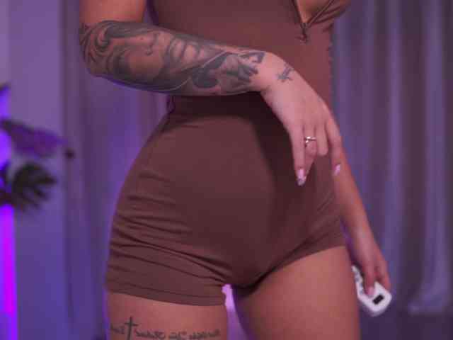 Изображение секс-шоу модели NatyDesiree Изображение секс-шоу модели NatyDesiree