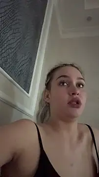 KikiWatson's sex show image