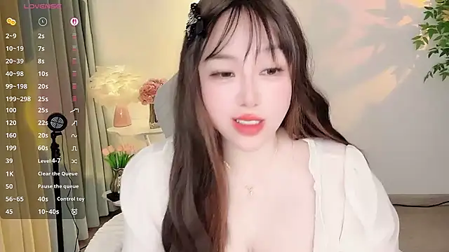 Liz-nn's sex show image