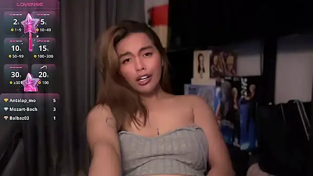 urasianlady's sex show image