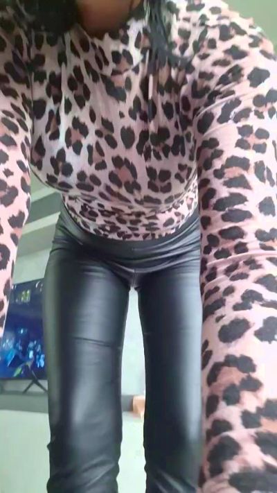 luxxe25's sex show image