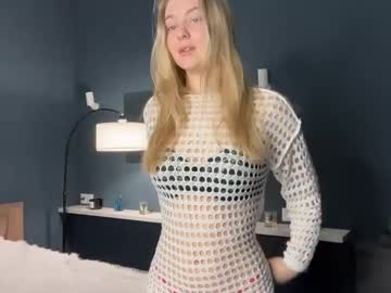 skyeveil's sex show image