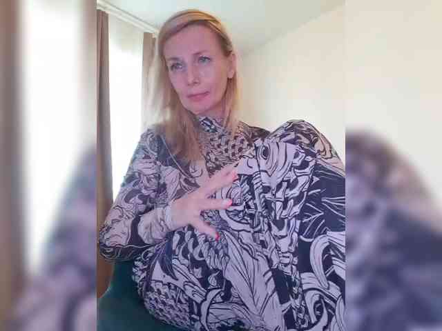 Изображение секс-шоу модели ShiningMILF Изображение секс-шоу модели ShiningMILF