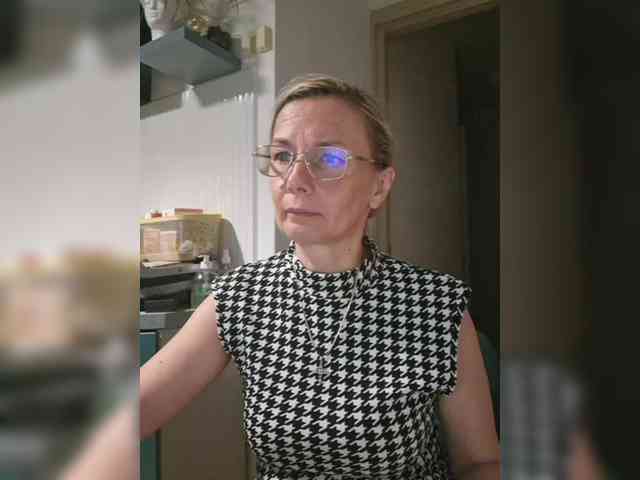 Изображение секс-шоу модели ShiningMILF