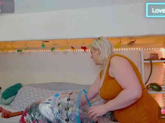 GoddessAlimony's sex show image