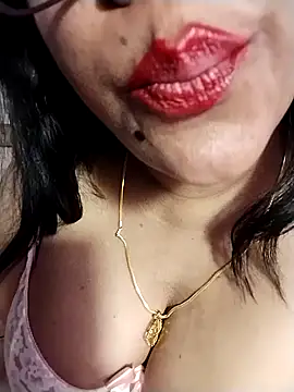 Sexshow-Bild von tharu_sweet