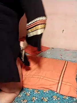 Изображение секс-шоу модели tharu_sweet Изображение секс-шоу модели tharu_sweet