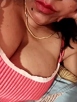 Изображение секс-шоу модели tharu_sweet Изображение секс-шоу модели tharu_sweet