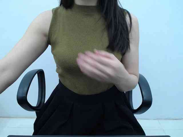 Lady-Young's sex show image