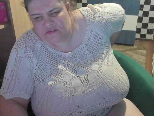 Ionysexylips69's sex show image