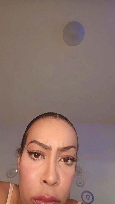 Изображение секс-шоу модели elleblue_sexy