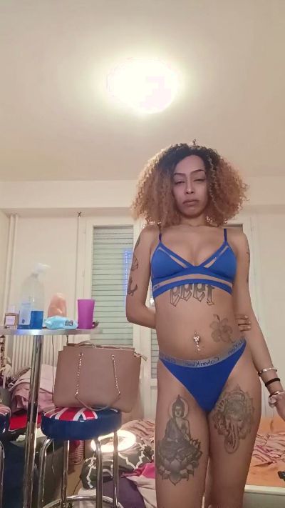 Изображение секс-шоу модели elleblue_sexy