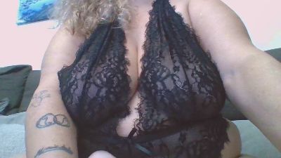 Curvycanary80's sex show image Curvycanary80's sex show image