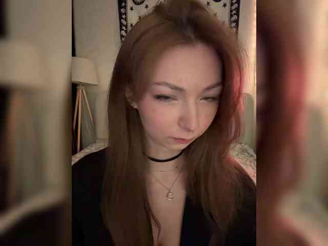 CrazyAleona's sex show image