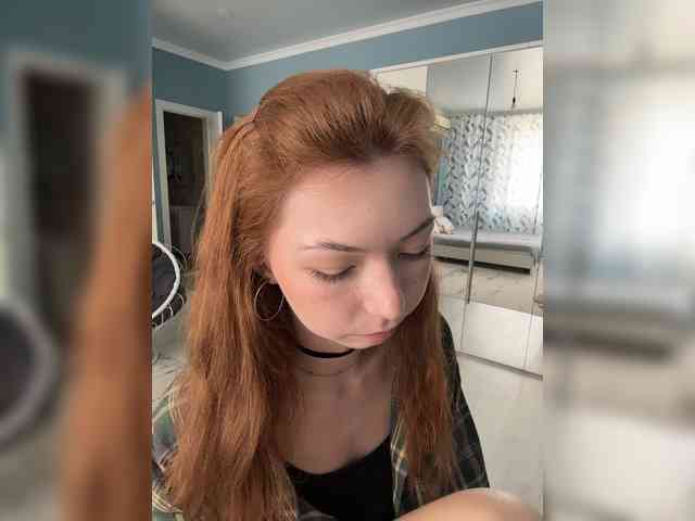 CrazyAleona's sex show image