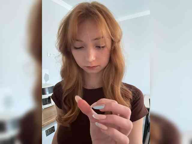 CrazyAleona's sex show image