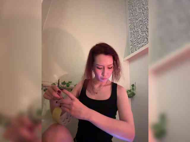 CrazyAleona's sex show image