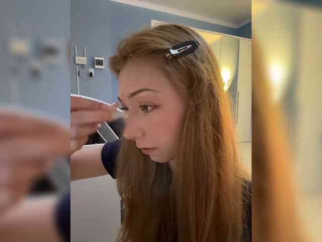 CrazyAleona's sex show image