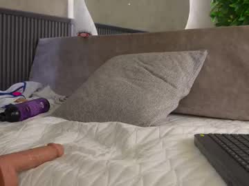 willow_hendrix's sex show image