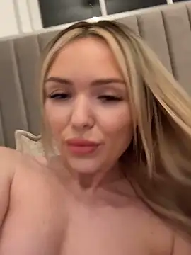 lolableux's sex show image