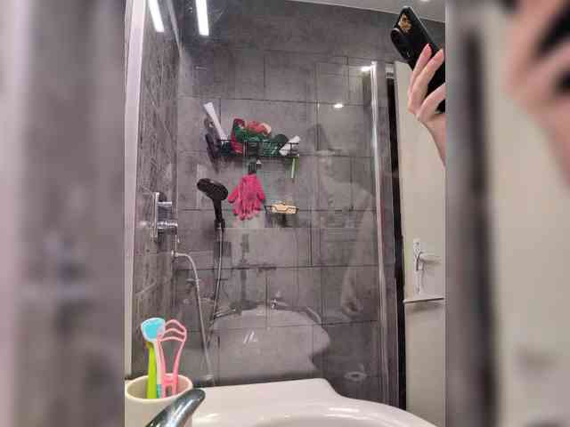 Zlatalata's sex show image