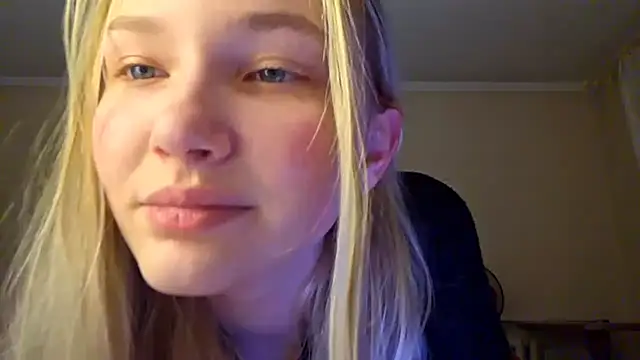 Изображение секс-шоу модели KarinRobertson