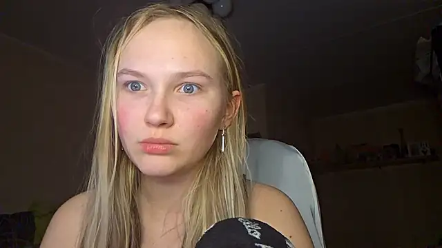 KarinRobertson's sex show image