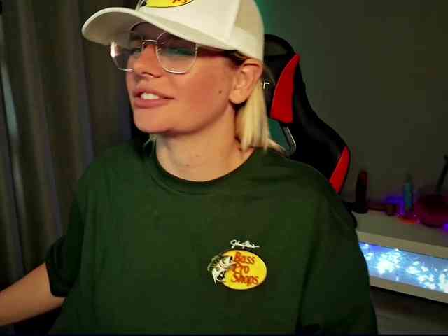 sweetshyann111's sex show image