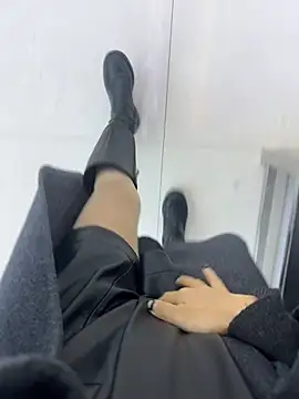 yimisun01's sex show image