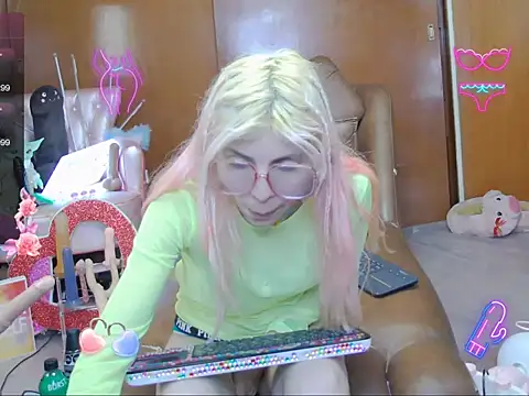 Изображение секс-шоу модели Skinygirl Изображение секс-шоу модели Skinygirl