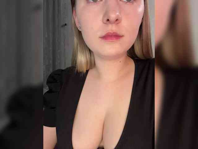 Peach--Alice's sex show image