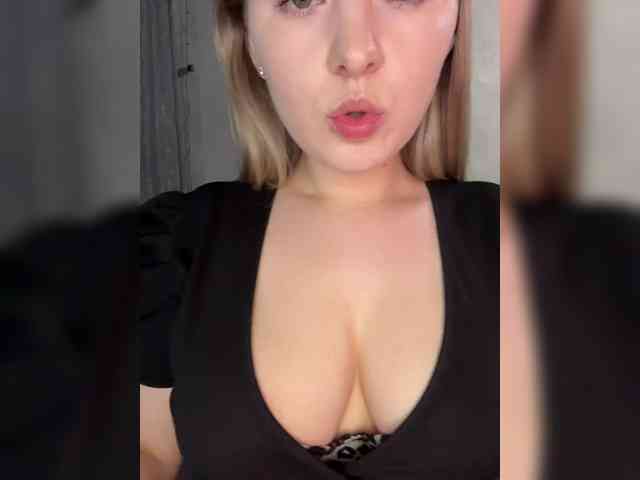 Peach--Alice's sex show image