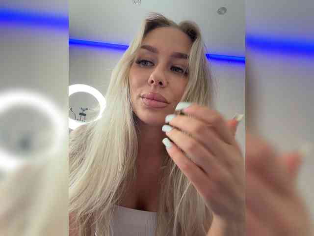 Lovensesgirl's sex show image