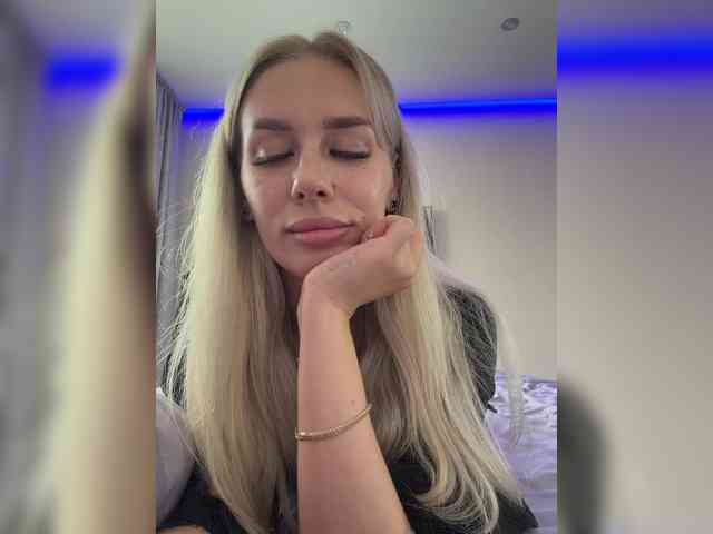 Lovensesgirl's sex show image